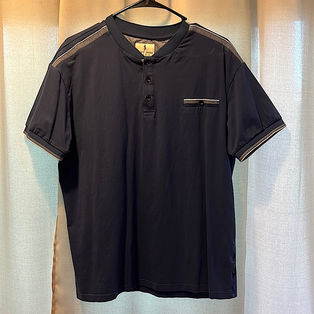 Men’s casual shirt